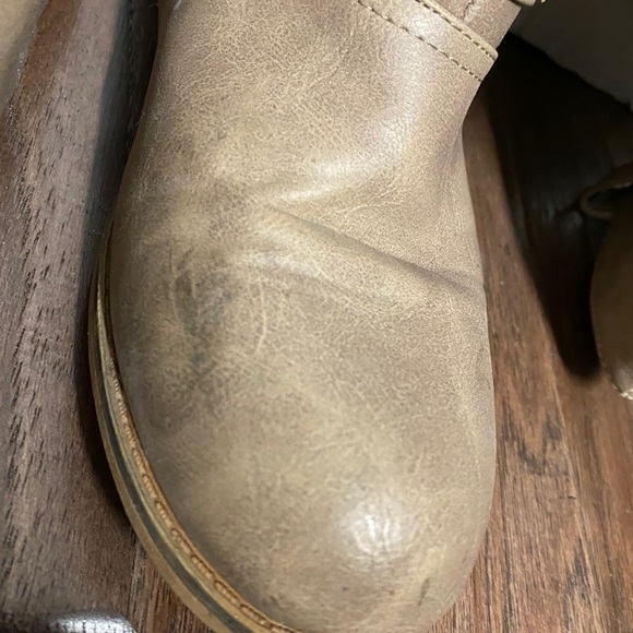Women’s size 9 boots - Picture 3 of 8